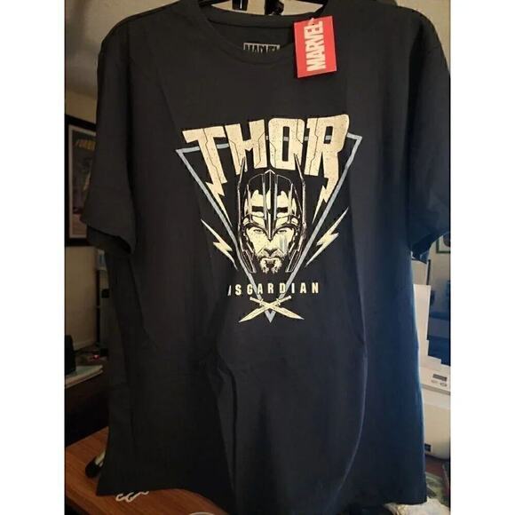 The Mighty Thor Asgardian Warrior Men's T-Shirt 2XL NWT - Picture 1 of 2